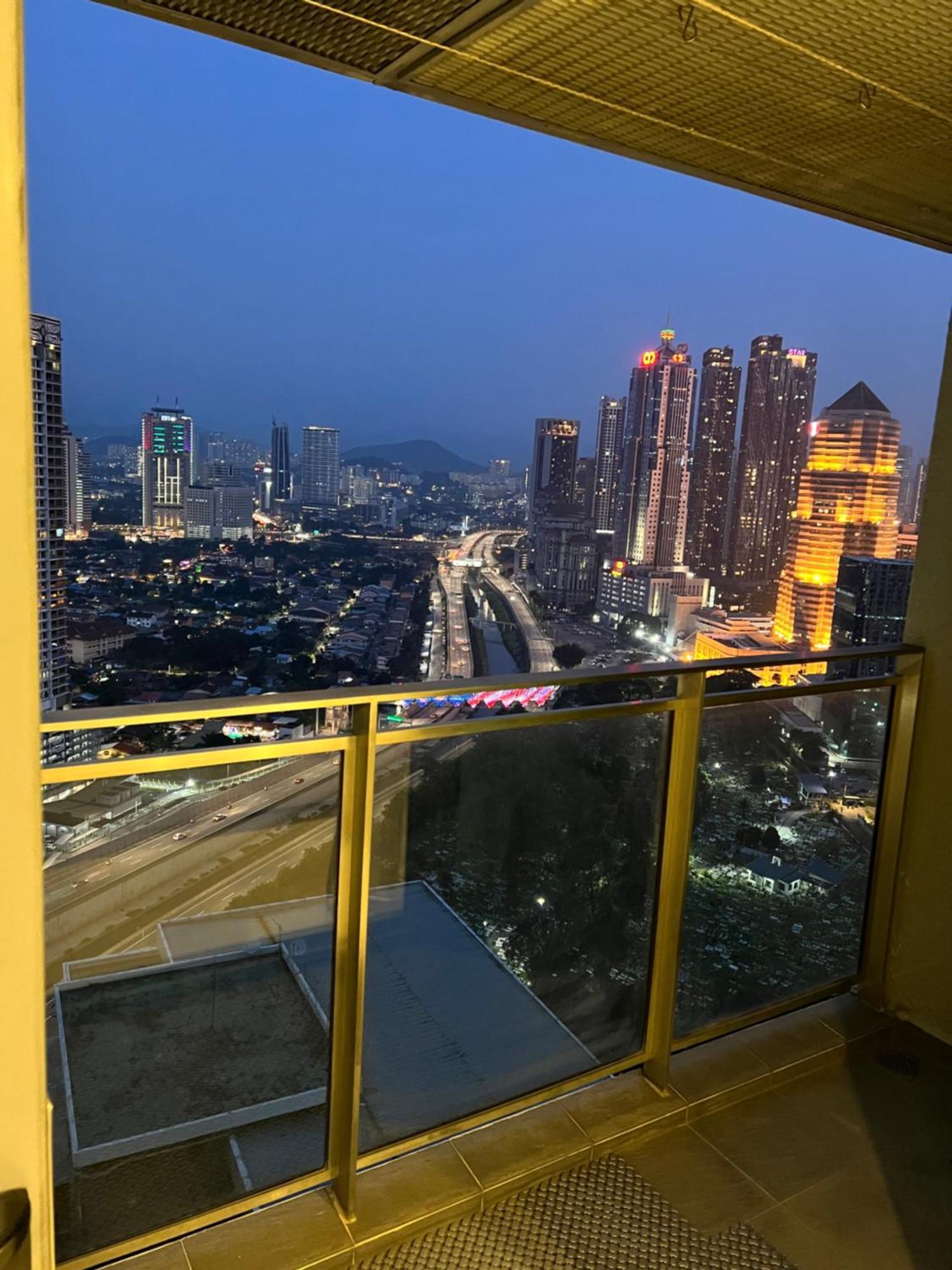 Summer Suites Klcc By Whollmark Kuala Lumpur Exterior foto
