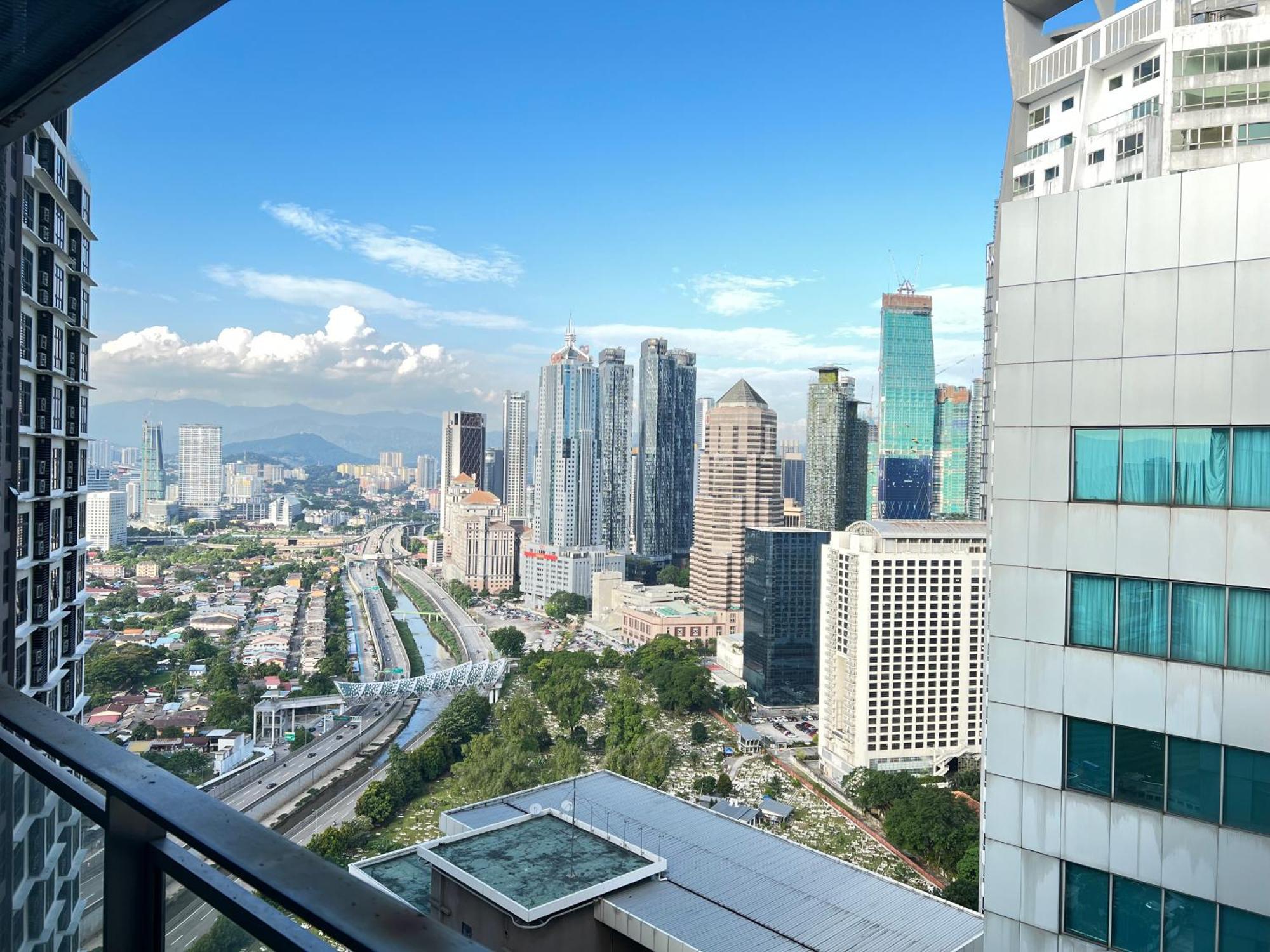 Summer Suites Klcc By Whollmark Kuala Lumpur Exterior foto